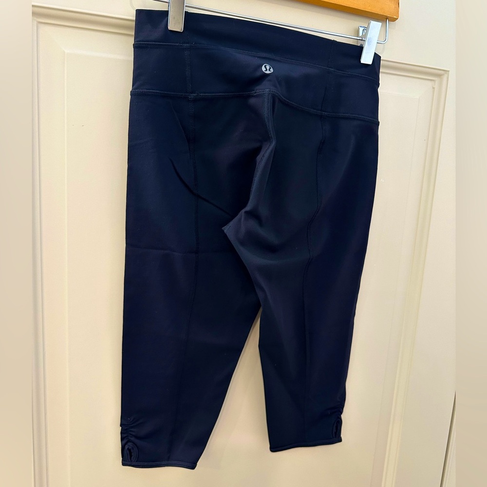 Lululemon invigorate crop black legging size 2 - Picture 3 of 13